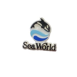 Vintage sea world pin